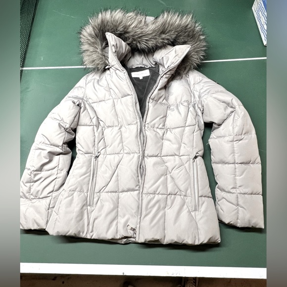 Light Gray Calvin Klein Coat. Women's small. Great condition. Warm. - Picture 1 of 7
